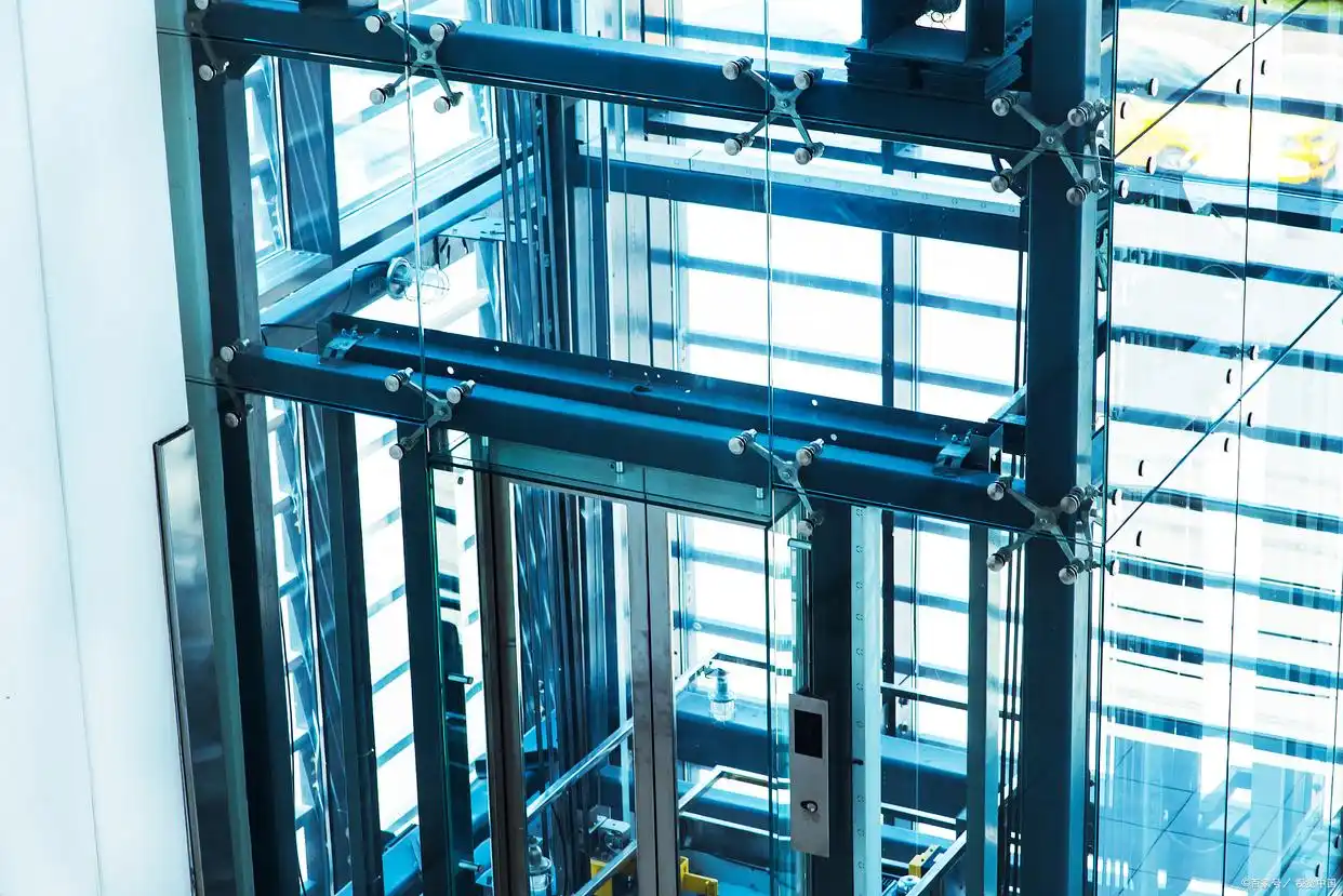 液压操作梯升降货架图片_液压升降货梯如何操作_液压升降货梯说明书